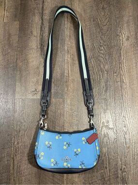 COACH Jes Baguette Crossbody Bag